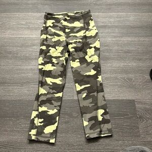 Lululemon fast and free crop camo size 2